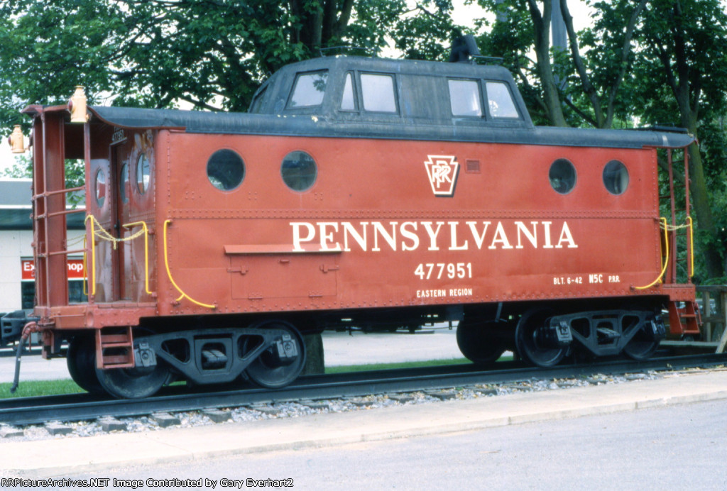 PRR Caboose #477951 - Pennsylvania RR